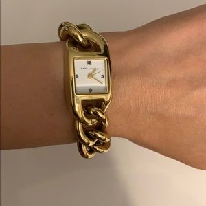 marc jacobs chain watch